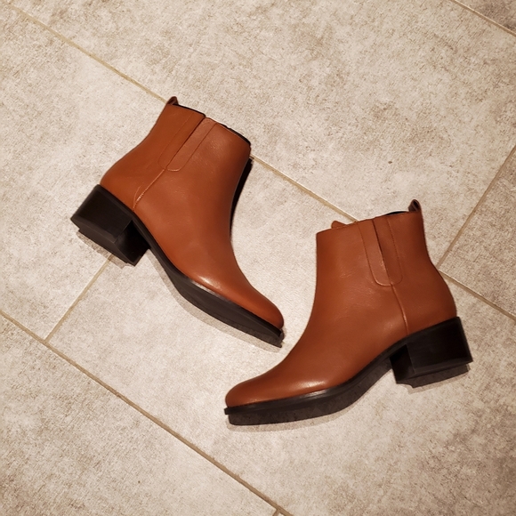 Addie Boot Size 8 - Picture 2 of 6